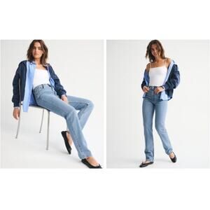 New NWT Abercrombie‎ & Fitch 90's Straight Ultra High Rise Size 34 Long